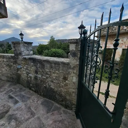 Δωμάτια σε οικογενειακή κατοικία Patara's