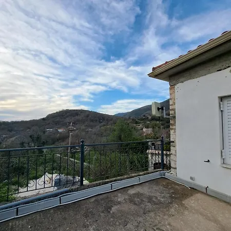Δωμάτια σε οικογενειακή κατοικία Patara's Σαράντα
